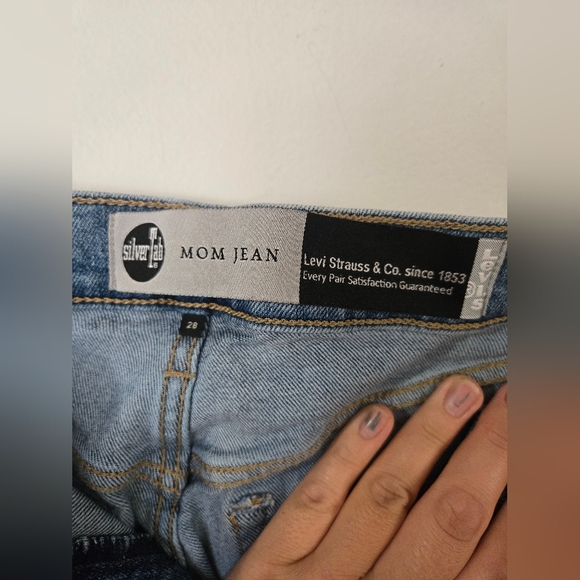 Levi's SilverTab Jeans Womens Size 28 Mom Jean Blue Denim Skinny High Waisted - Picture 6 of 9